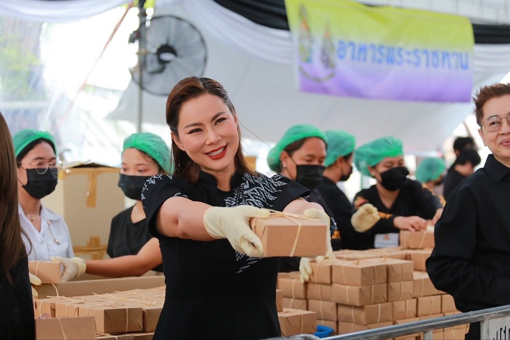 บุ๋ม - ปนัดดา วงศ์ผู้ดี