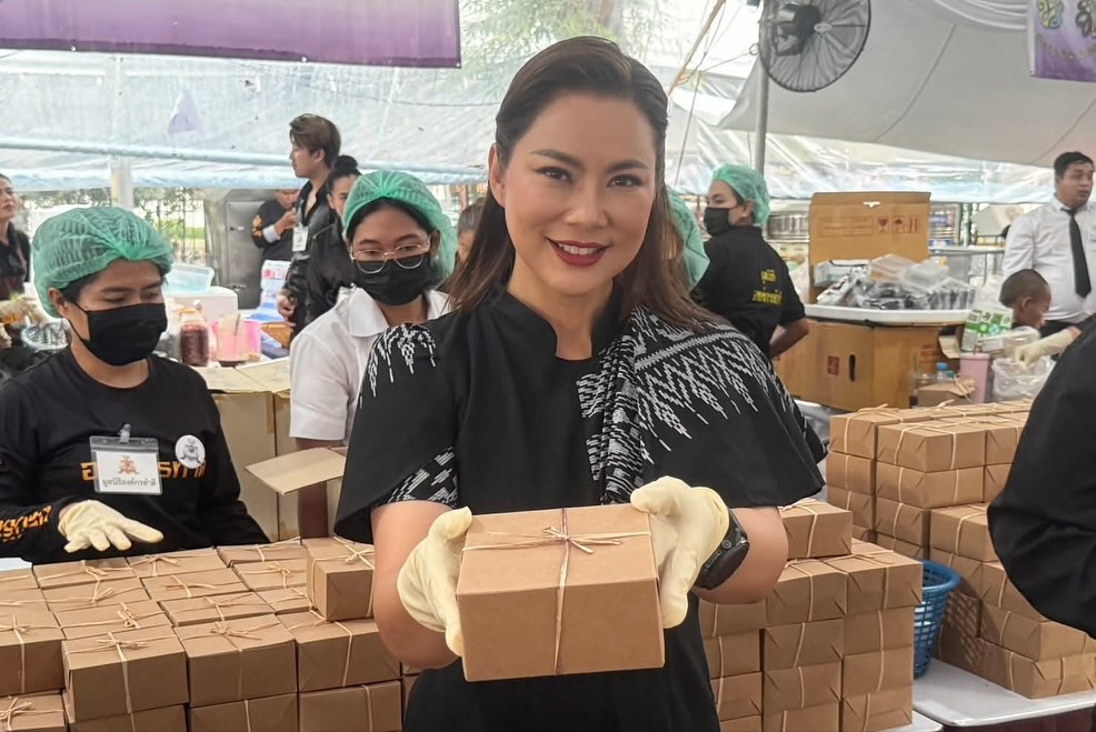 บุ๋ม - ปนัดดา วงศ์ผู้ดี