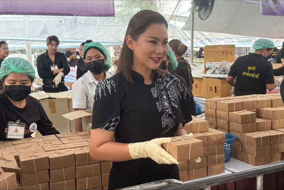 บุ๋ม - ปนัดดา วงศ์ผู้ดี