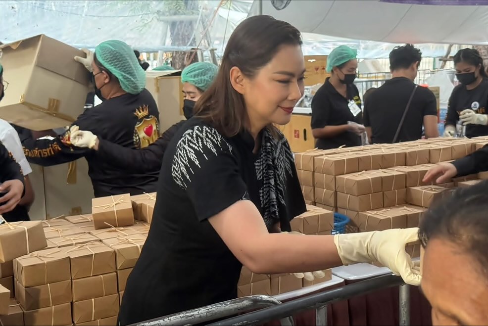 บุ๋ม - ปนัดดา วงศ์ผู้ดี