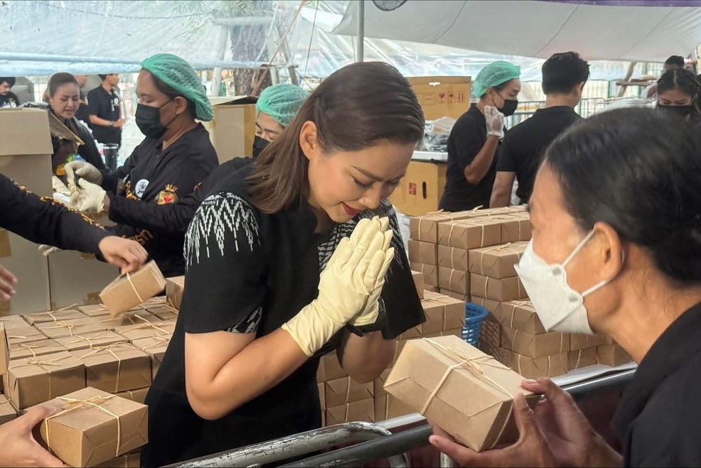 บุ๋ม - ปนัดดา วงศ์ผู้ดี