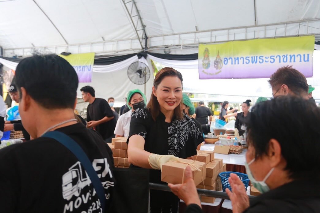 บุ๋ม - ปนัดดา วงศ์ผู้ดี