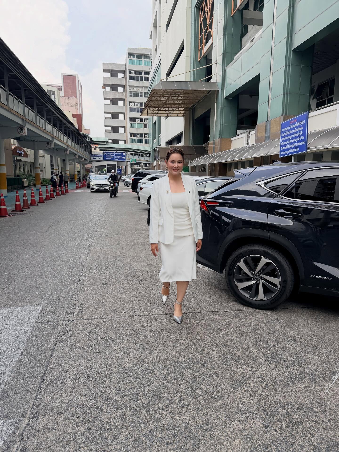 บุ๋ม - ปนัดดา วงศ์ผู้ดี