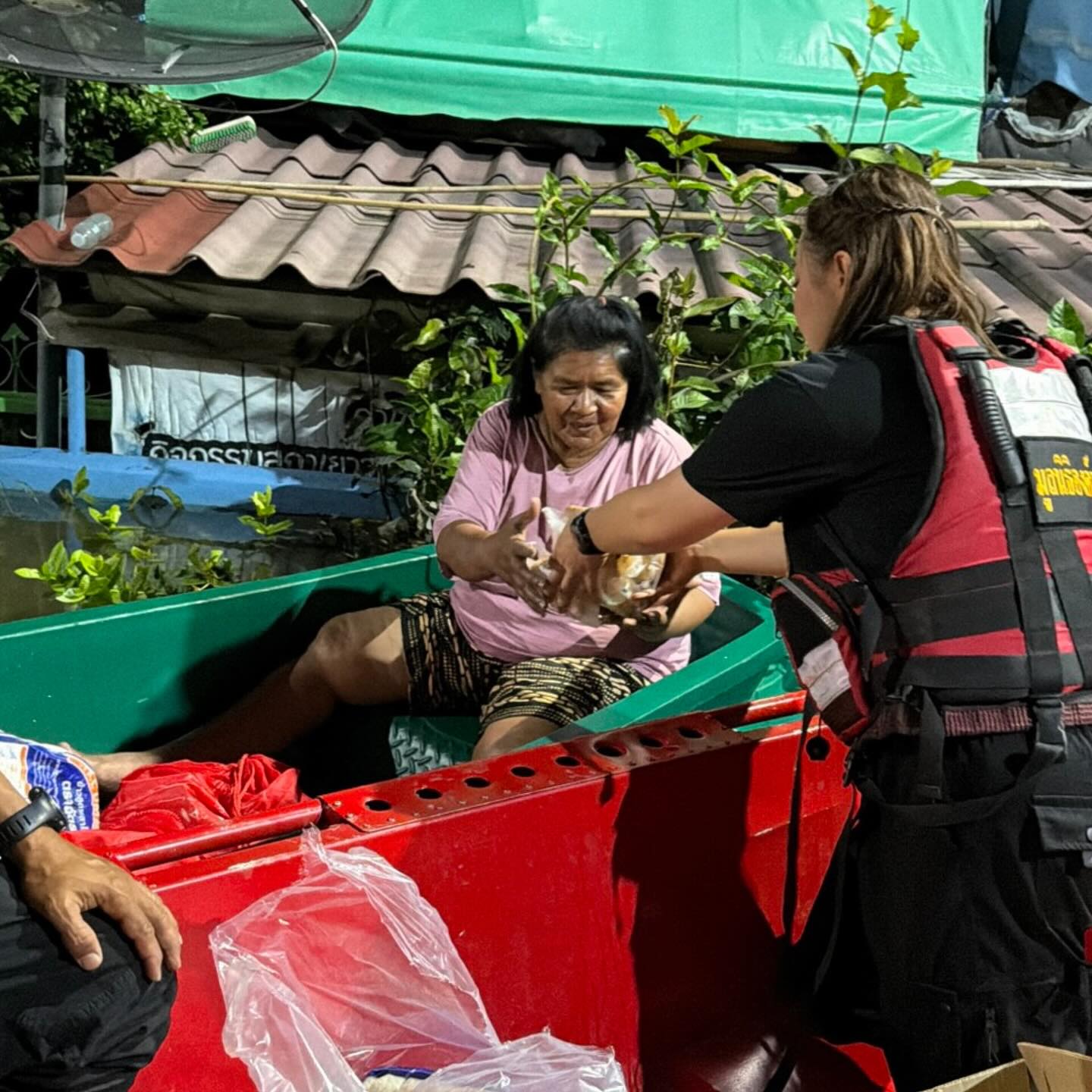 บุ๋ม - ปนัดดา วงศ์ผู้ดี