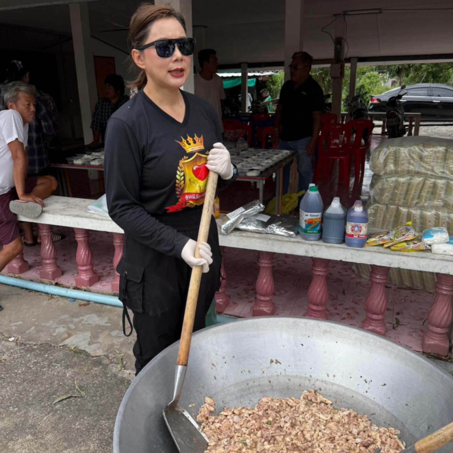 บุ๋ม - ปนัดดา วงศ์ผู้ดี