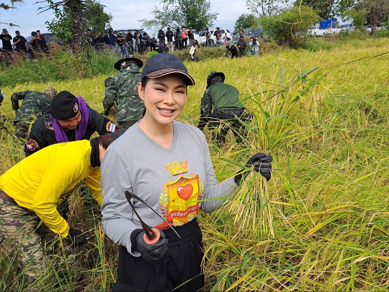 บุ๋ม - ปนัดดา วงศ์ผู้ดี