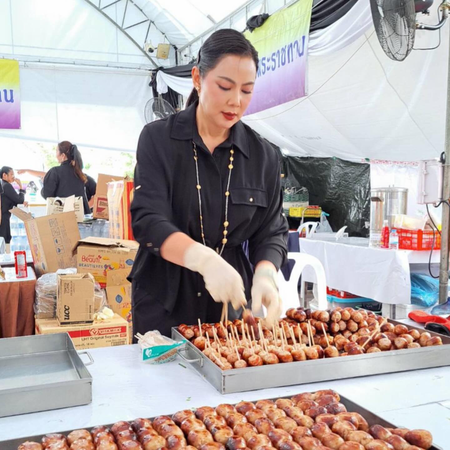 บุ๋ม - ปนัดดา วงศ์ผู้ดี