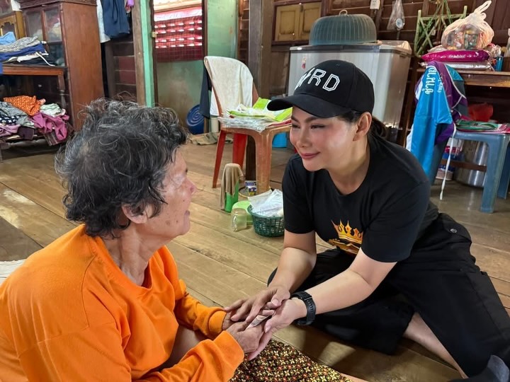 บุ๋ม - ปนัดดา วงศ์ผู้ดี