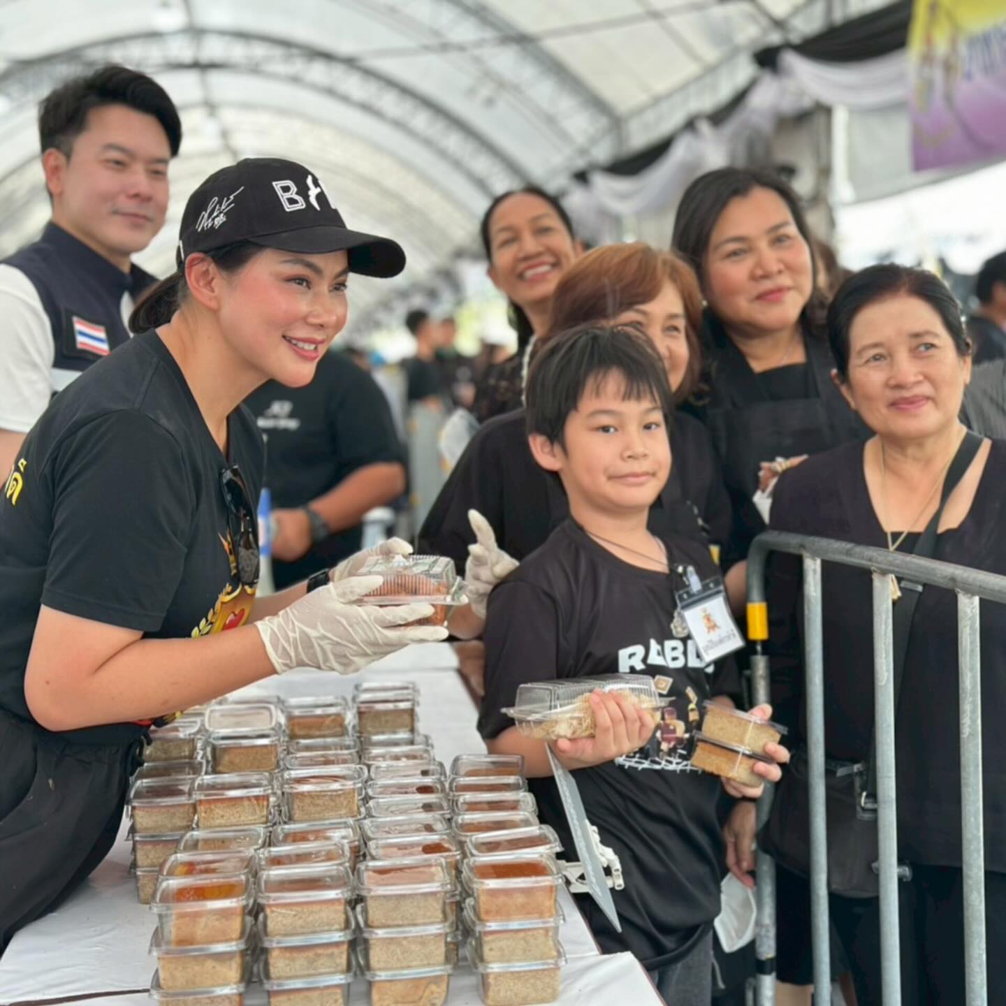 บุ๋ม - ปนัดดา วงศ์ผู้ดี