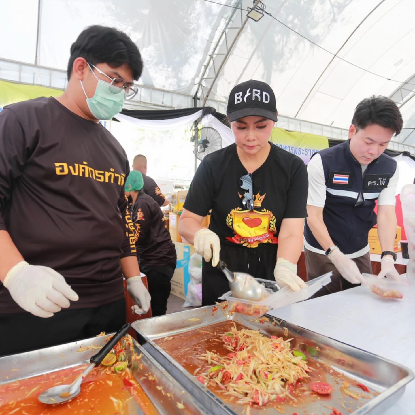 บุ๋ม - ปนัดดา วงศ์ผู้ดี