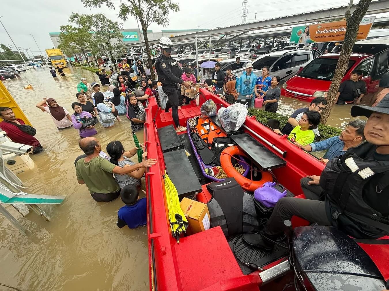 บุ๋ม - ปนัดดา วงศ์ผู้ดี