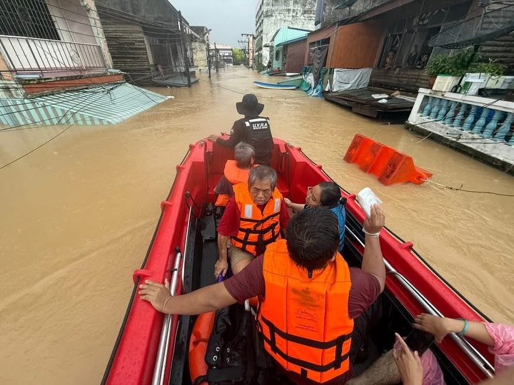 บุ๋ม - ปนัดดา วงศ์ผู้ดี