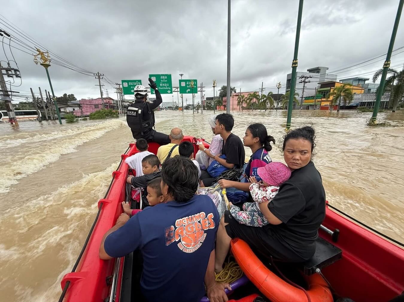 บุ๋ม - ปนัดดา วงศ์ผู้ดี