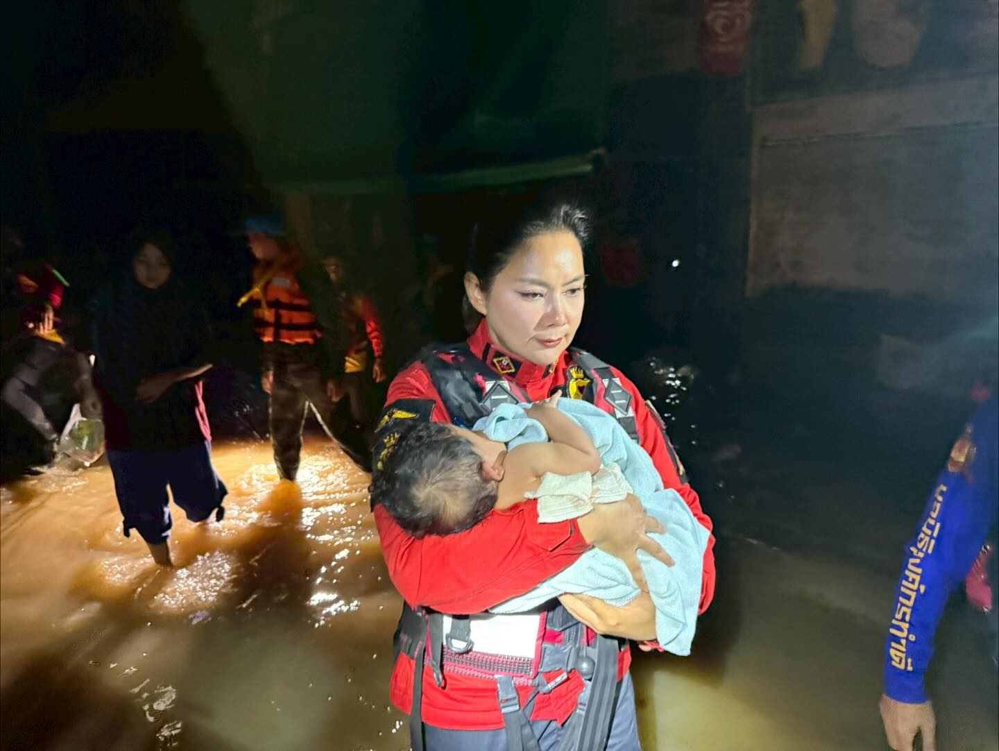 บุ๋ม - ปนัดดา วงศ์ผู้ดี