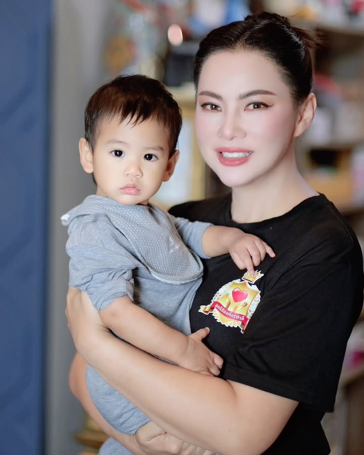 บุ๋ม - ปนัดดา วงศ์ผู้ดี