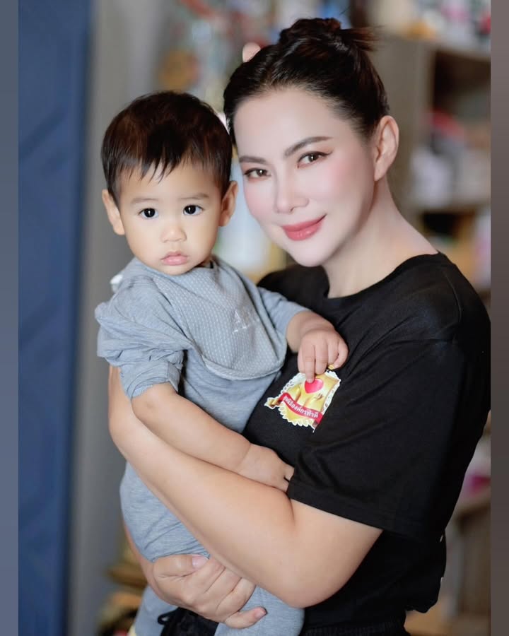 บุ๋ม - ปนัดดา วงศ์ผู้ดี