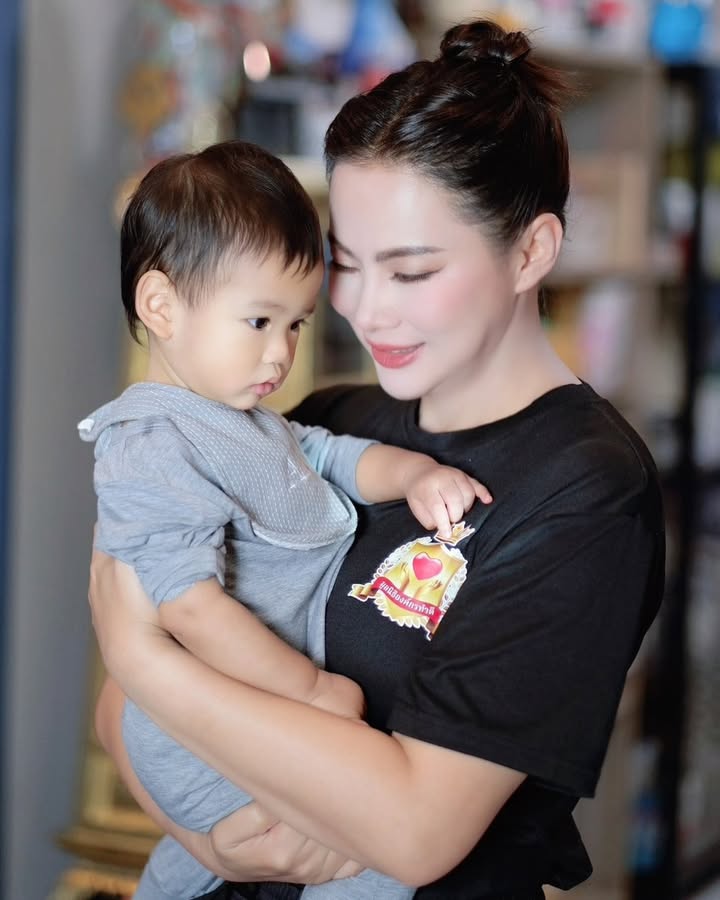 บุ๋ม - ปนัดดา วงศ์ผู้ดี