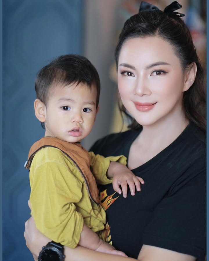 บุ๋ม - ปนัดดา วงศ์ผู้ดี