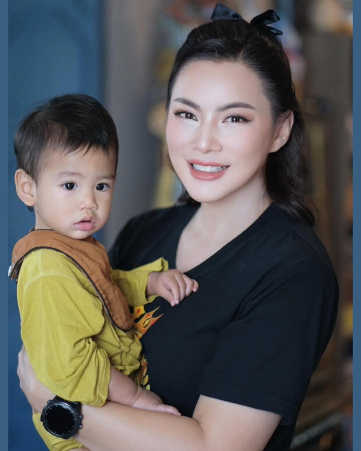 บุ๋ม - ปนัดดา วงศ์ผู้ดี