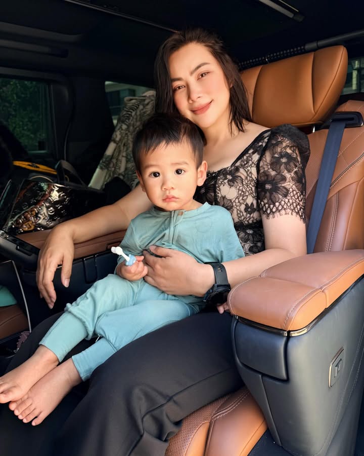 บุ๋ม - ปนัดดา วงศ์ผู้ดี