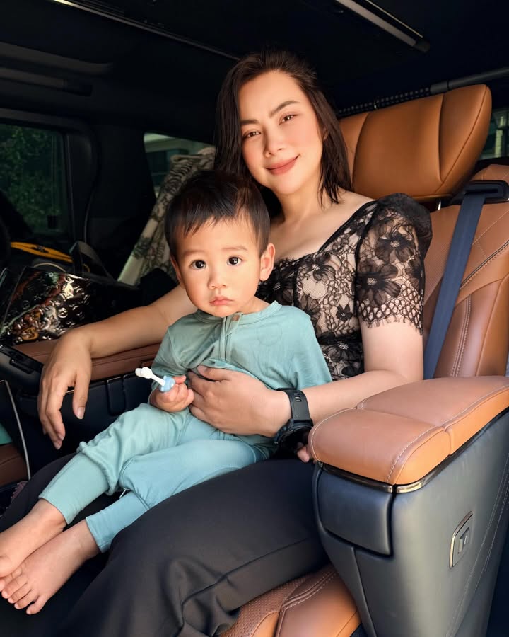 บุ๋ม - ปนัดดา วงศ์ผู้ดี