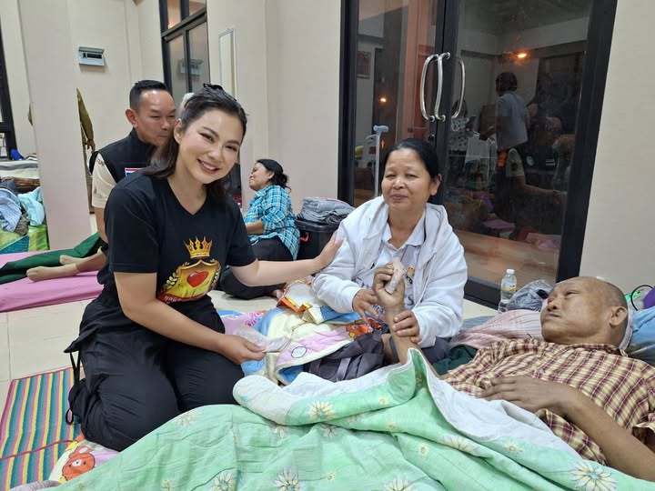 บุ๋ม - ปนัดดา วงศ์ผู้ดี