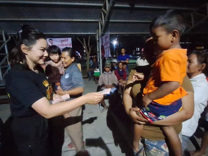 บุ๋ม - ปนัดดา วงศ์ผู้ดี