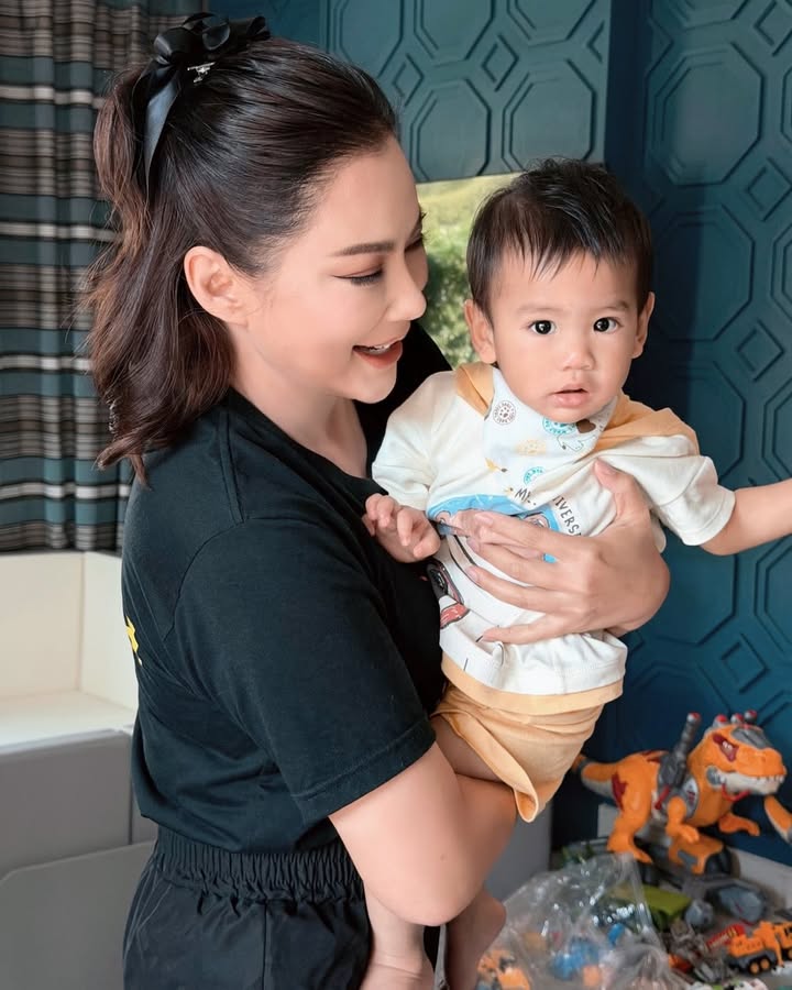 บุ๋ม - ปนัดดา วงศ์ผู้ดี