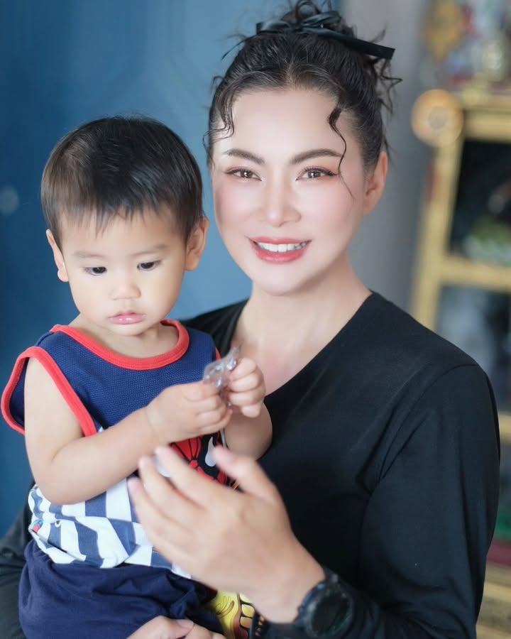 บุ๋ม - ปนัดดา วงศ์ผู้ดี