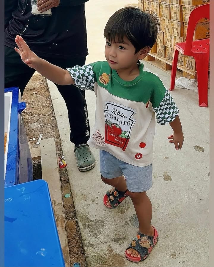 บุ๋ม - ปนัดดา วงศ์ผู้ดี