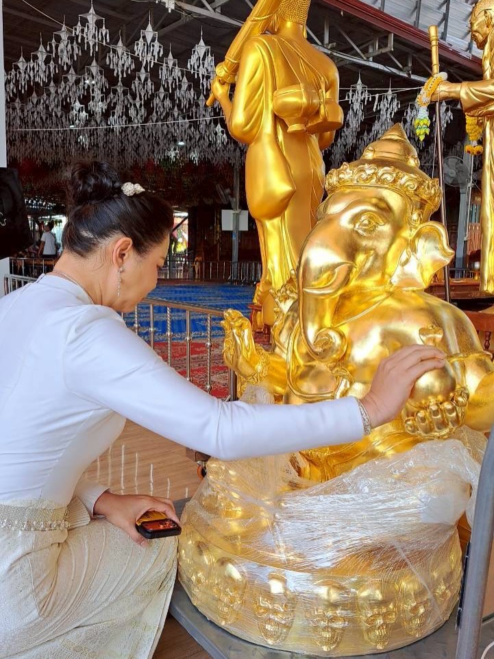 บุ๋ม - ปนัดดา วงศ์ผู้ดี