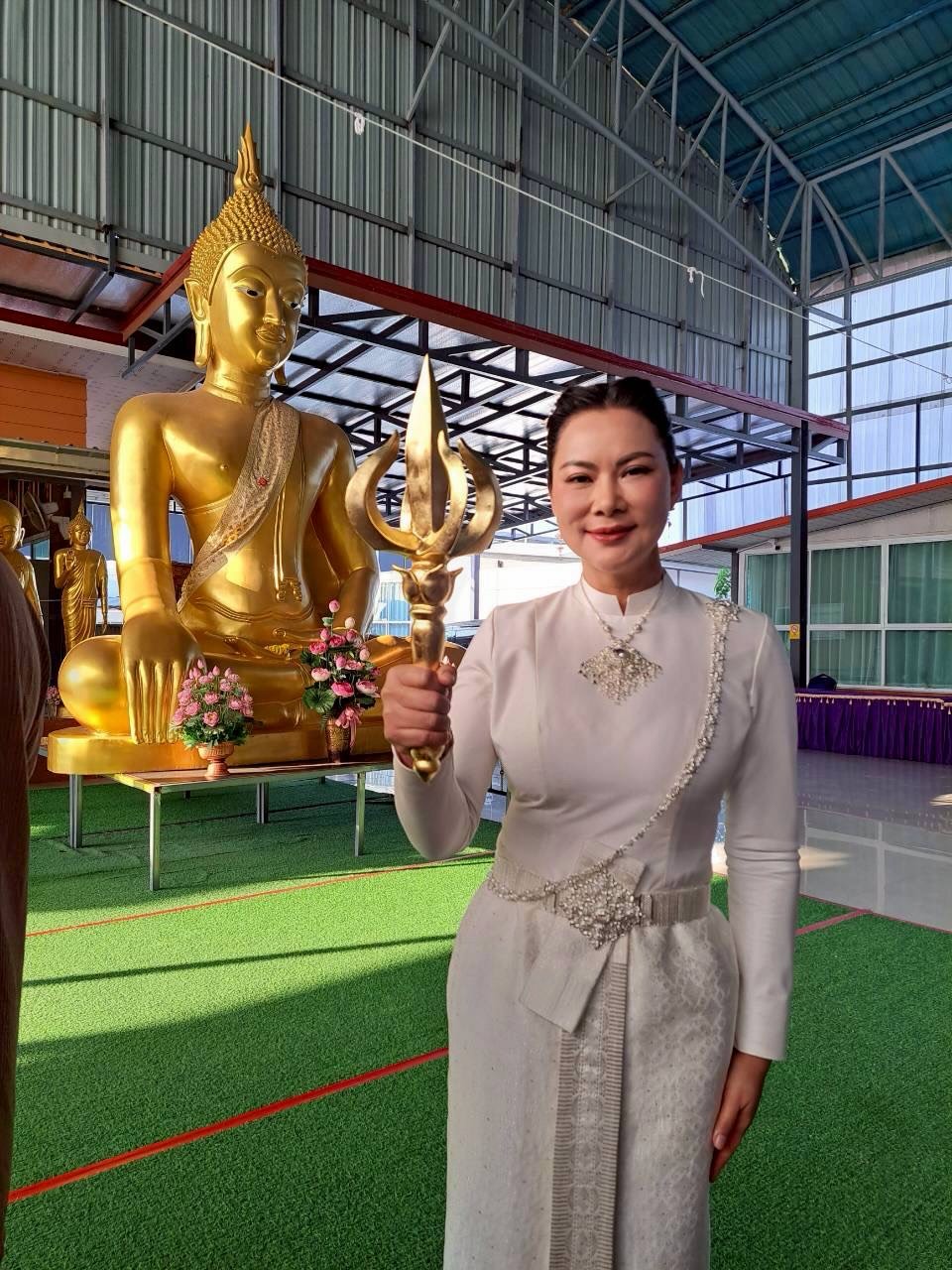 บุ๋ม - ปนัดดา วงศ์ผู้ดี