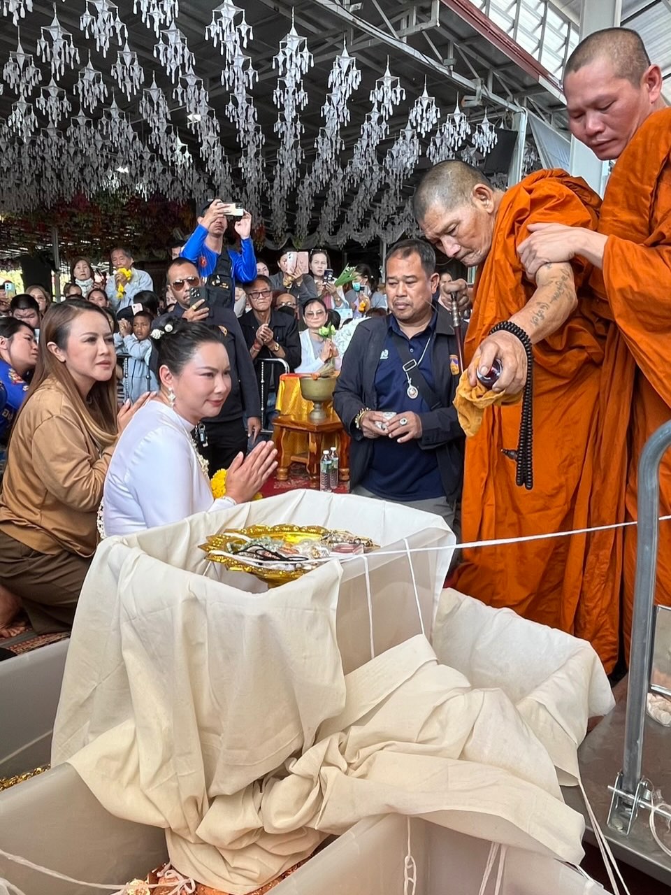 บุ๋ม - ปนัดดา วงศ์ผู้ดี