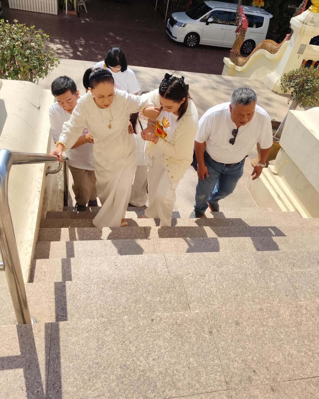 บุ๋ม - ปนัดดา วงศ์ผู้ดี