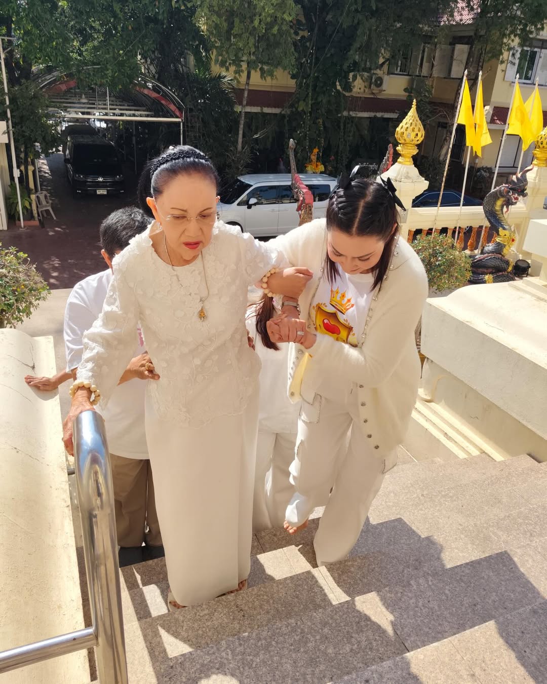 บุ๋ม - ปนัดดา วงศ์ผู้ดี