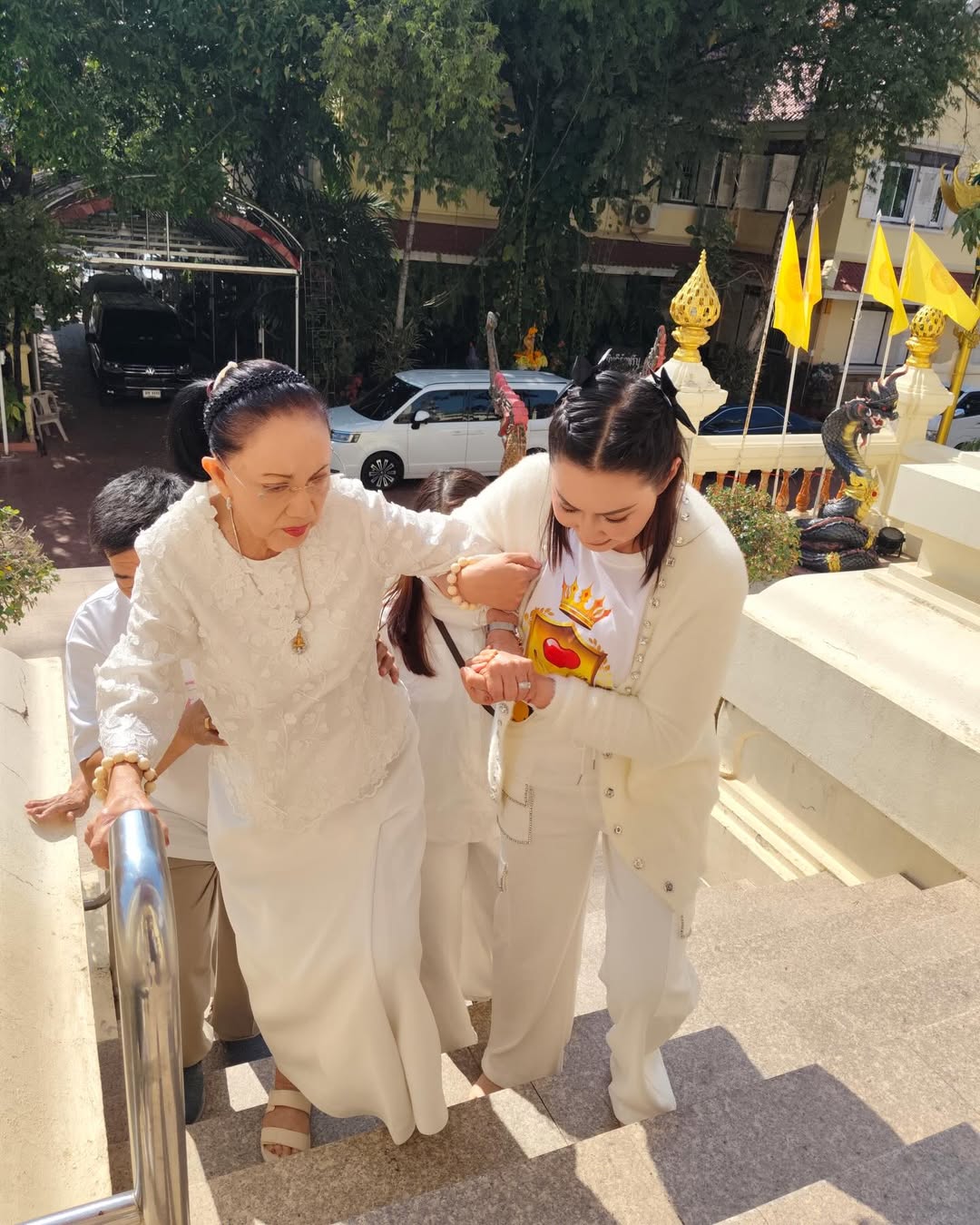 บุ๋ม - ปนัดดา วงศ์ผู้ดี