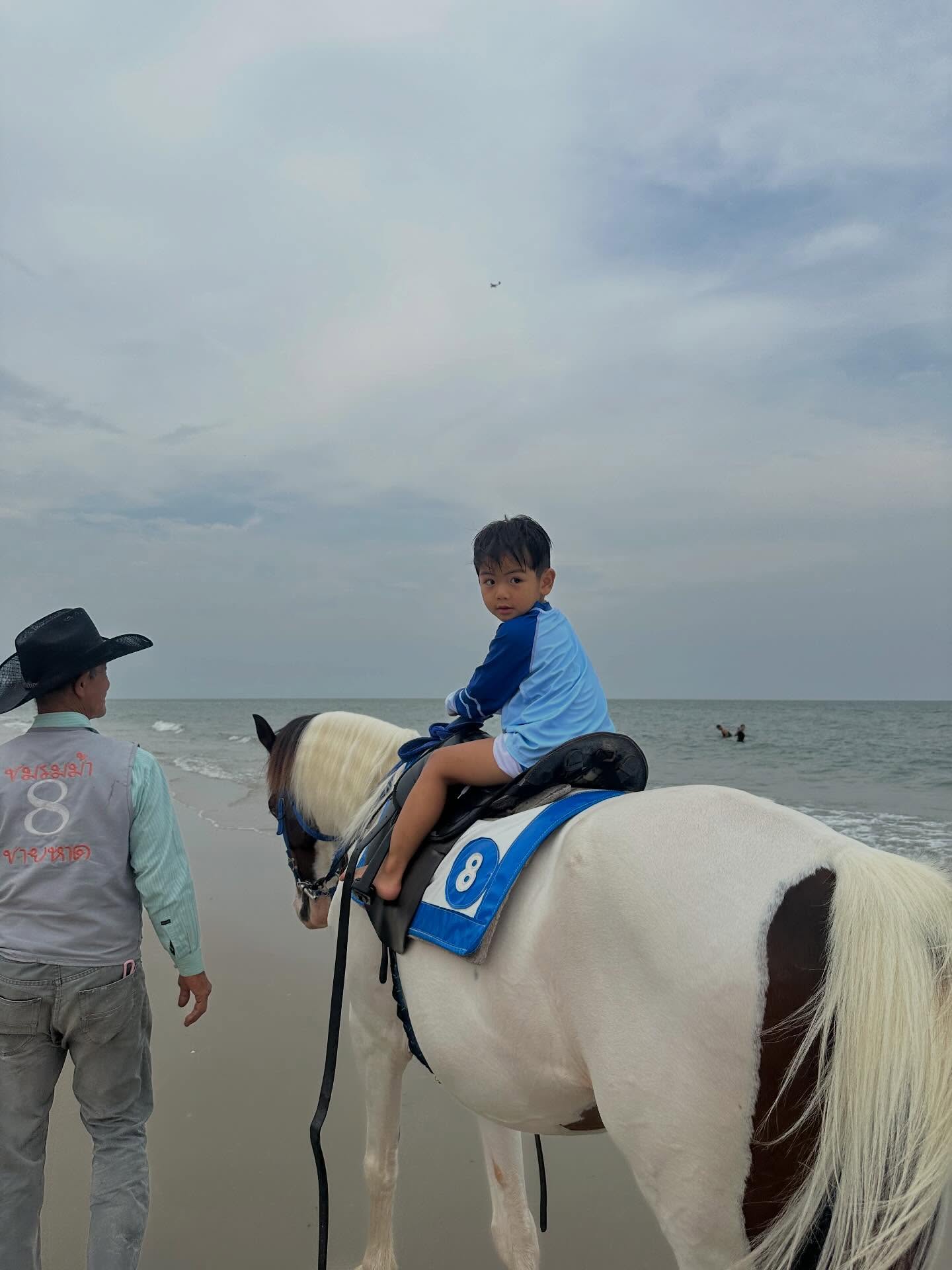 บุ๋ม - ปนัดดา วงศ์ผู้ดี