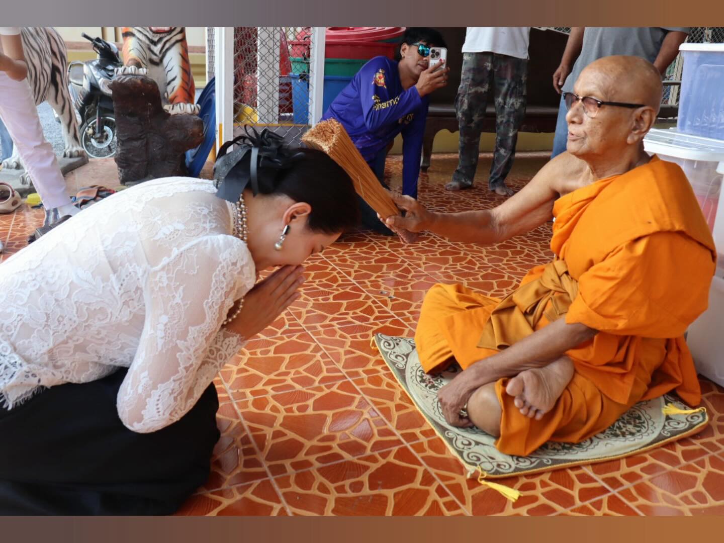 บุ๋ม - ปนัดดา วงศ์ผู้ดี