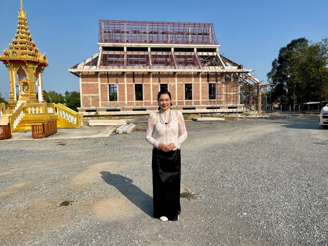 บุ๋ม - ปนัดดา วงศ์ผู้ดี