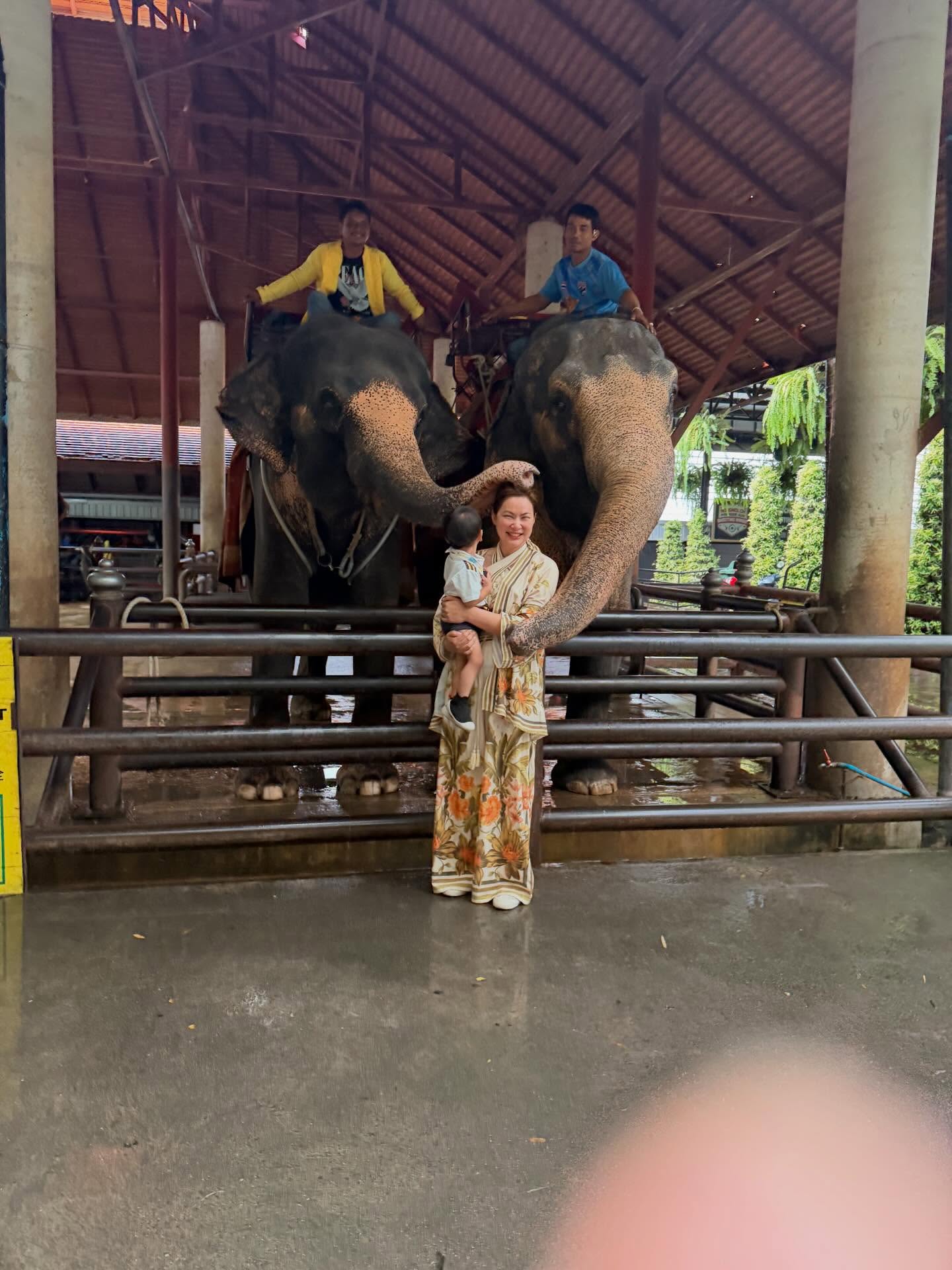 บุ๋ม - ปนัดดา วงศ์ผู้ดี