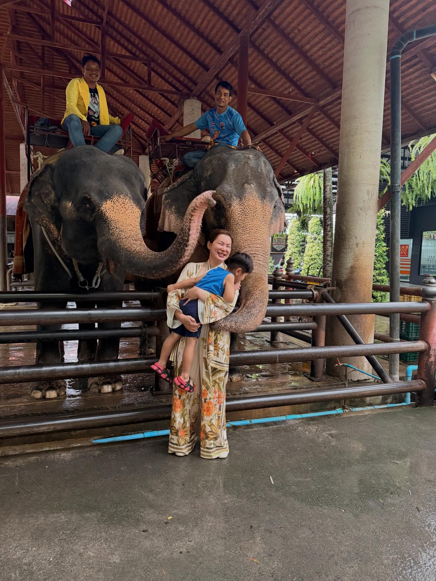 บุ๋ม - ปนัดดา วงศ์ผู้ดี