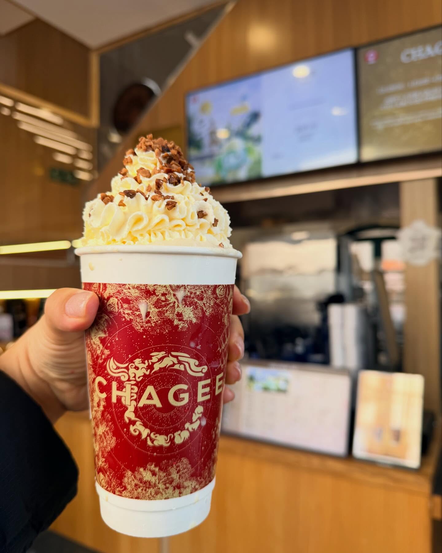 บุ๋ม - ปนัดดา วงศ์ผู้ดี