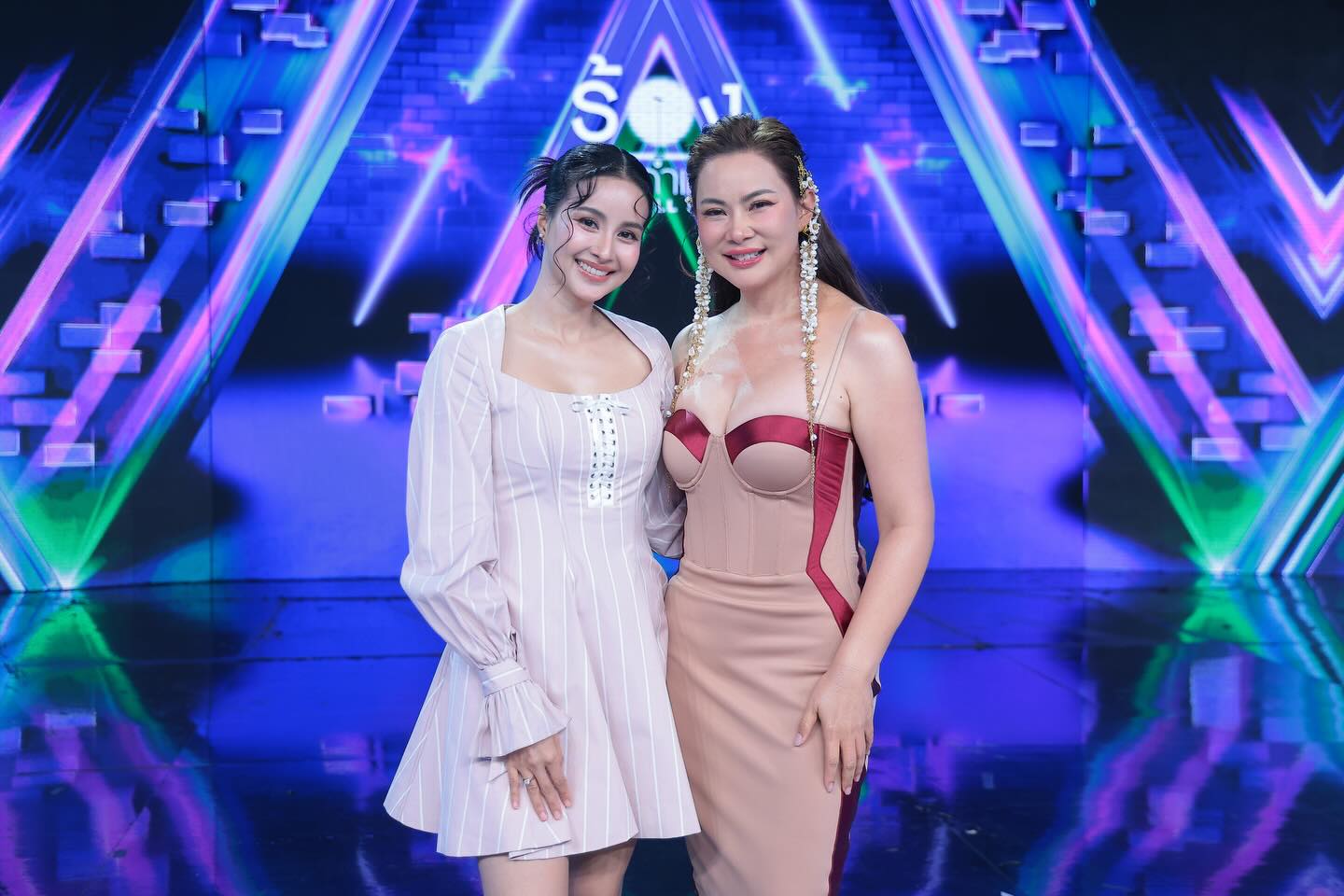 บุ๋ม - ปนัดดา วงศ์ผู้ดี