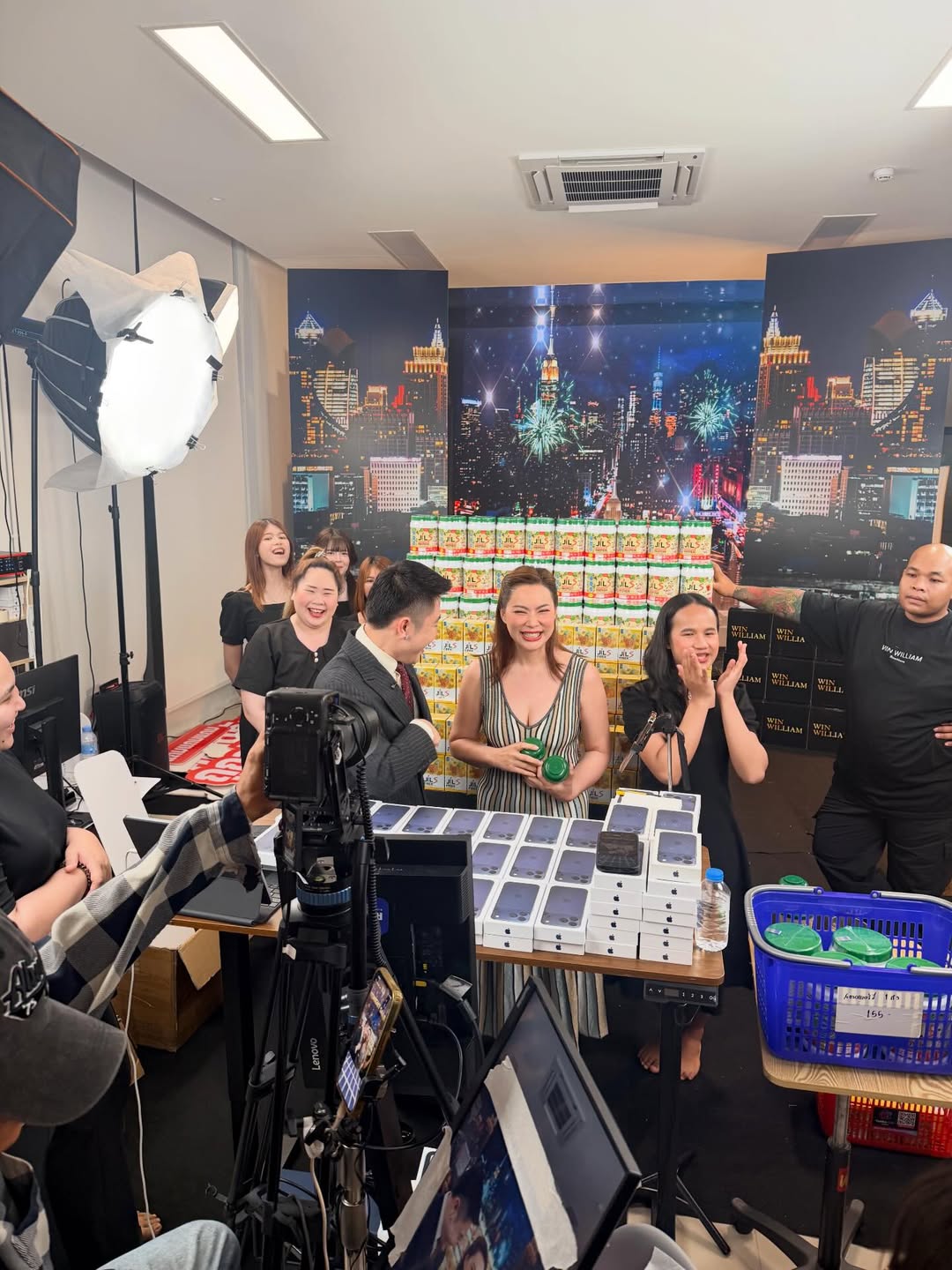 บุ๋ม - ปนัดดา วงศ์ผู้ดี