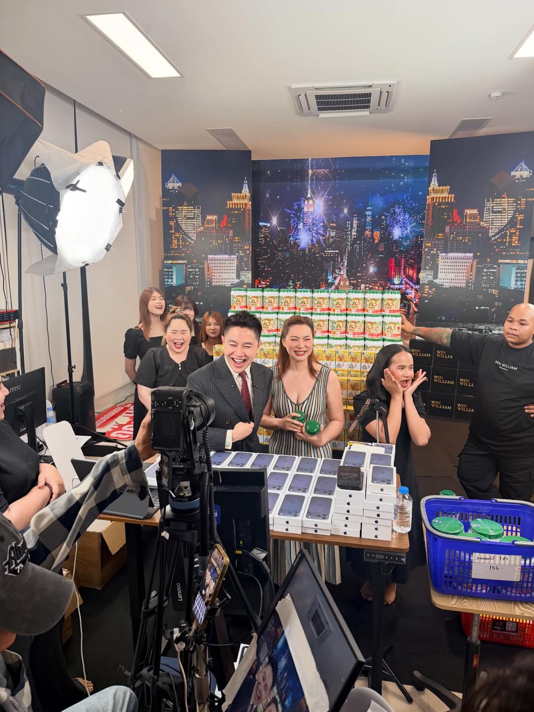 บุ๋ม - ปนัดดา วงศ์ผู้ดี