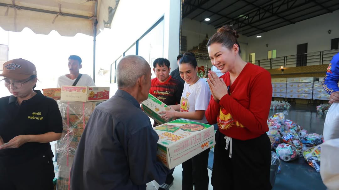 บุ๋ม - ปนัดดา วงศ์ผู้ดี