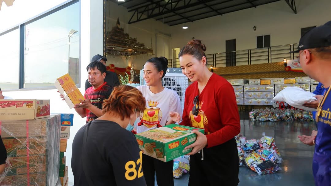 บุ๋ม - ปนัดดา วงศ์ผู้ดี