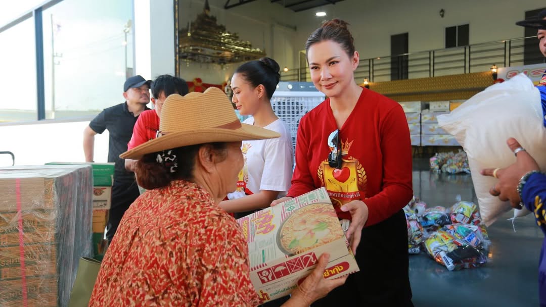 บุ๋ม - ปนัดดา วงศ์ผู้ดี