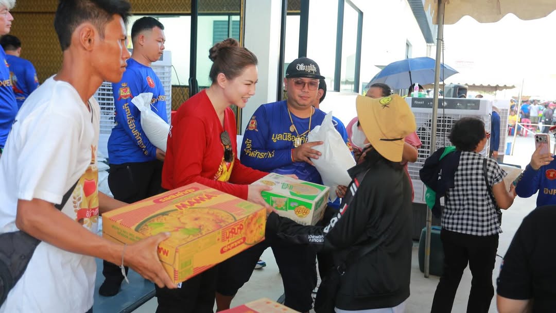 บุ๋ม - ปนัดดา วงศ์ผู้ดี