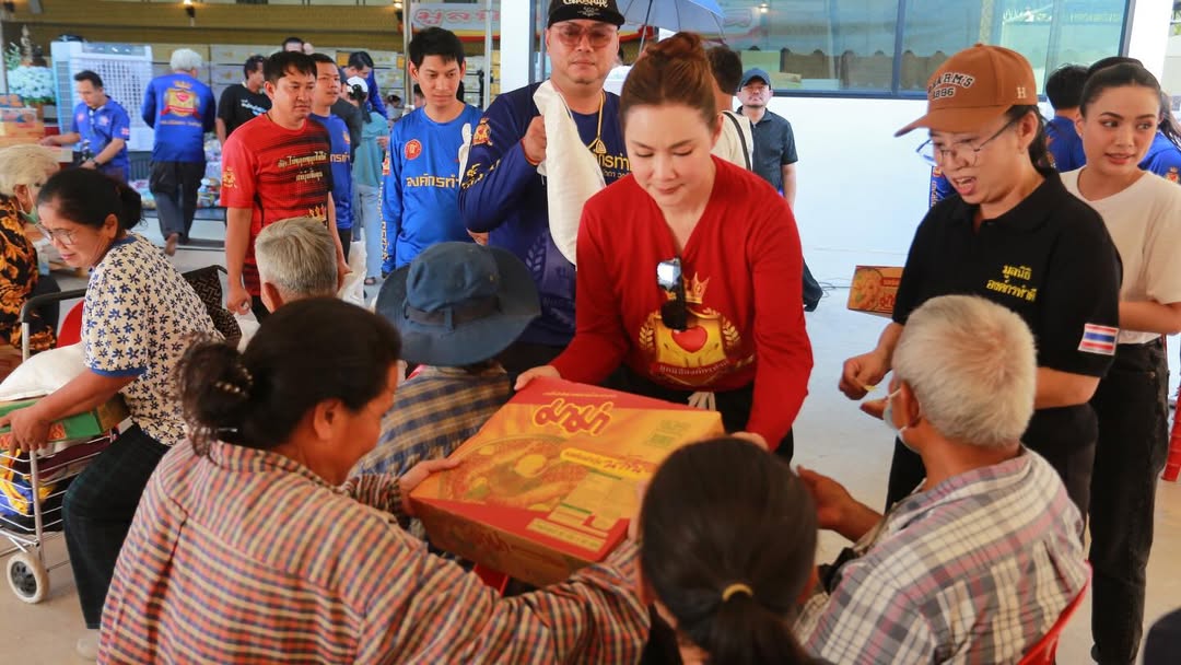 บุ๋ม - ปนัดดา วงศ์ผู้ดี